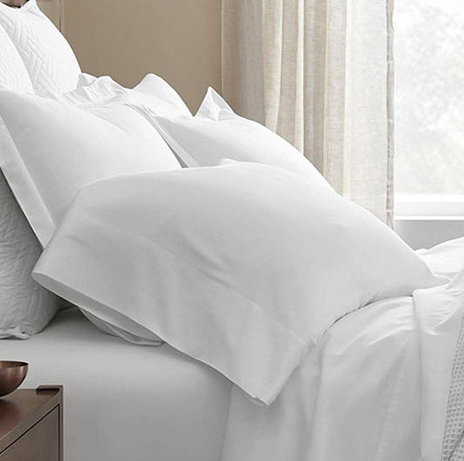 Organic Percale Hemmed Pillowcase Set: White / Standard