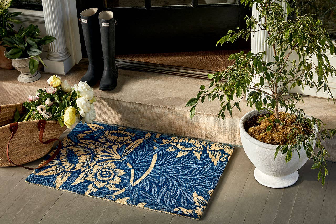 Victoria and Albert Museum Tulip and Willow Coir Doormat: 24x36