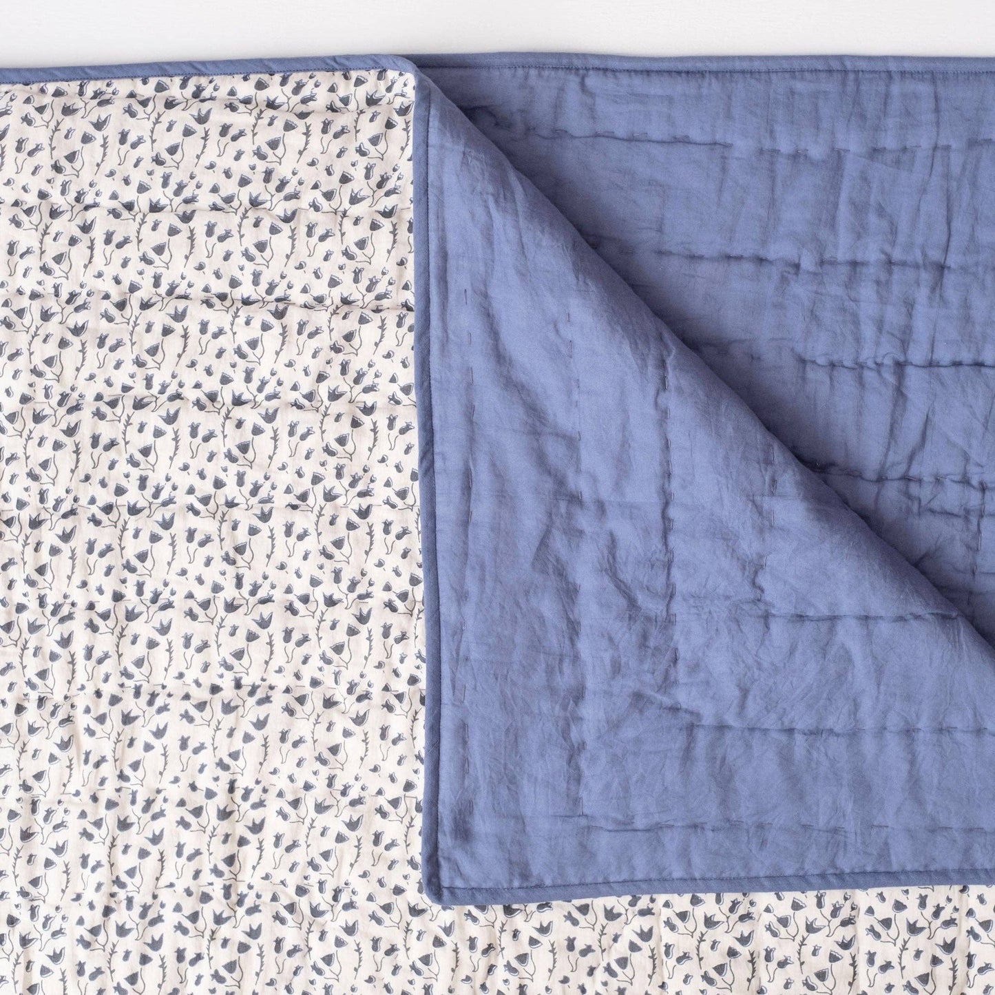 Floret Cream Navy Quilt: King
