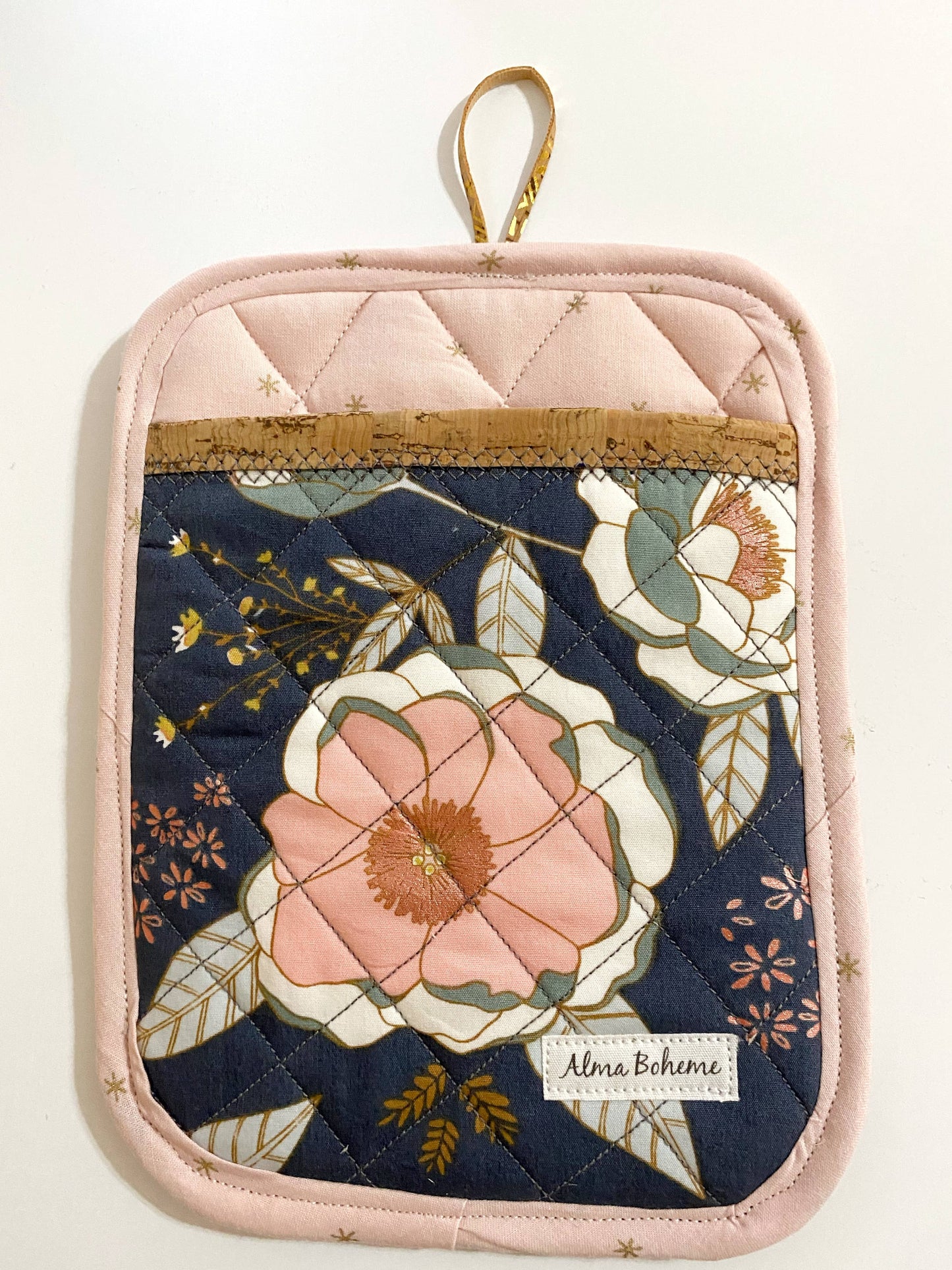 Cork & Cotton Sustainable Pot Holder with Pocket: Winter Wonderland