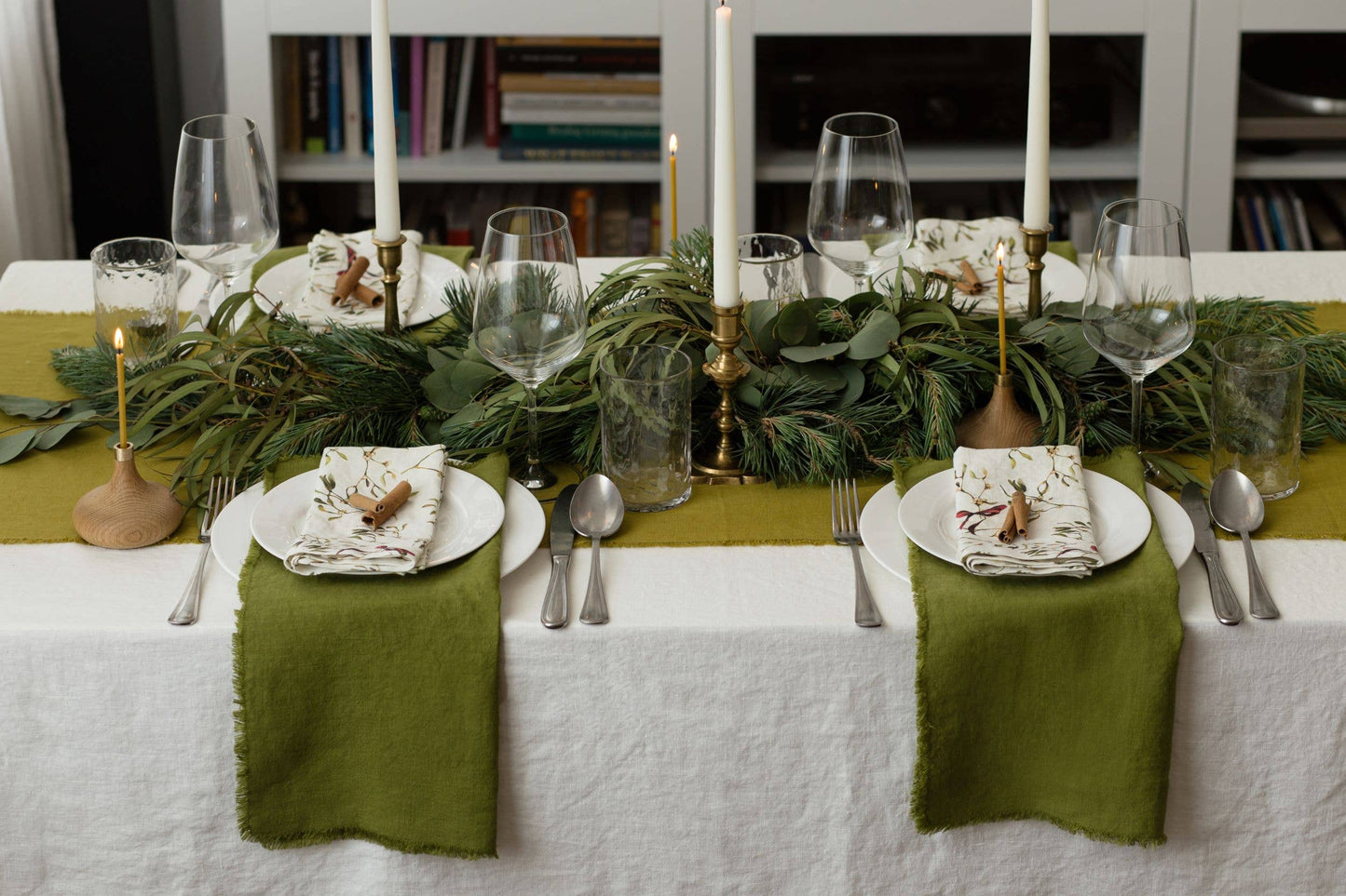 Mistletoe Linen Napkins Set of 2