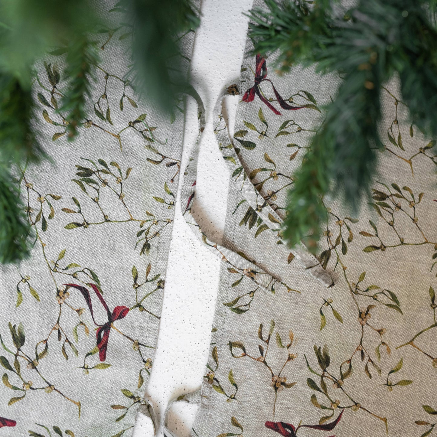 Mistletoe on Natural Linen Christmas Tree Skirt