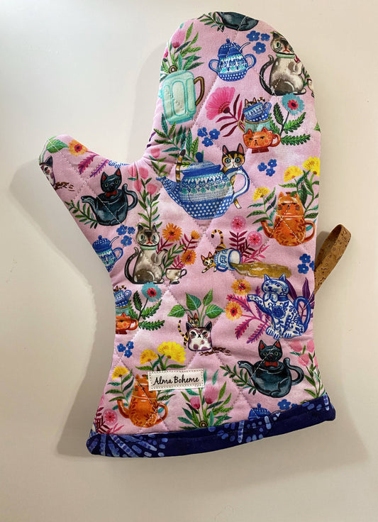 Cork and Cotton Oven Mitt: Kitty Tea Party