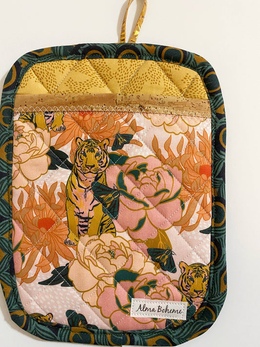 Cork & Cotton Sustainable Pot Holder with Pocket: Tiger Lily