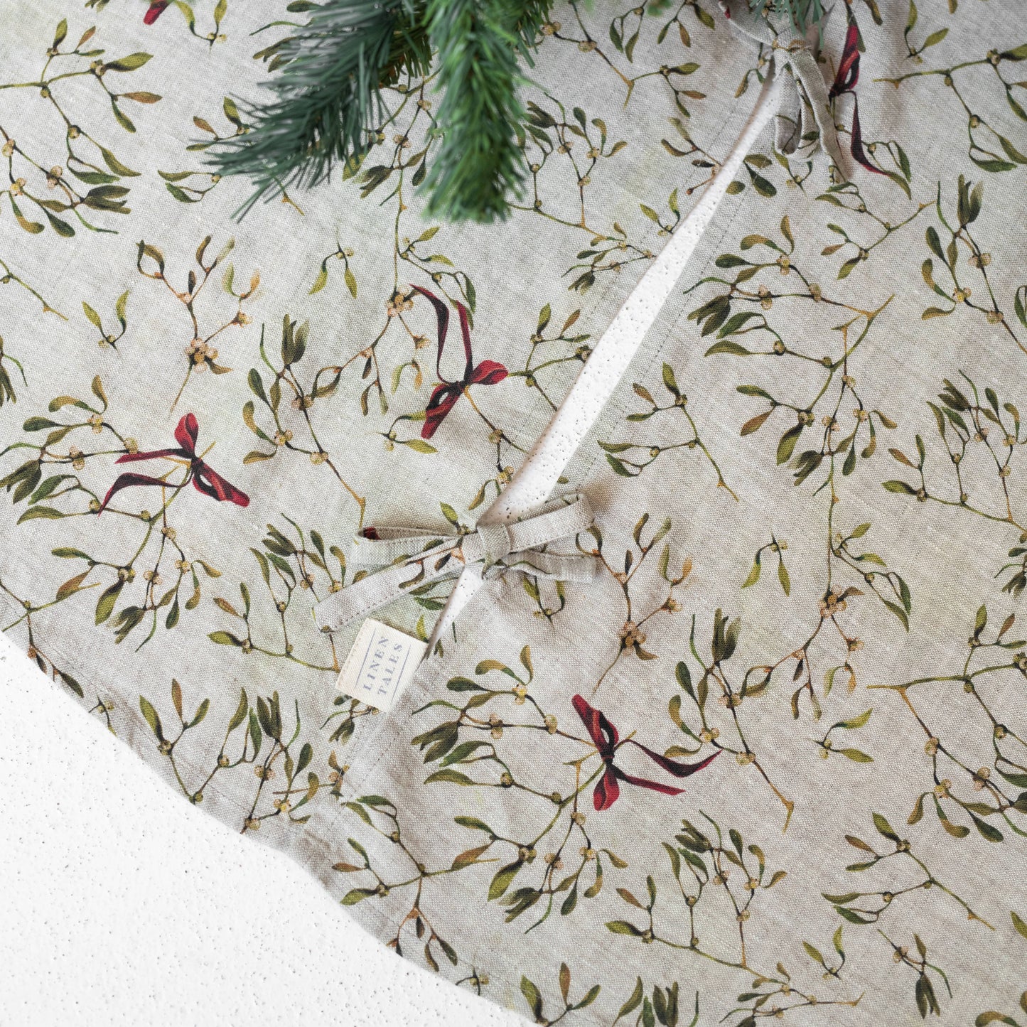 Mistletoe on Natural Linen Christmas Tree Skirt