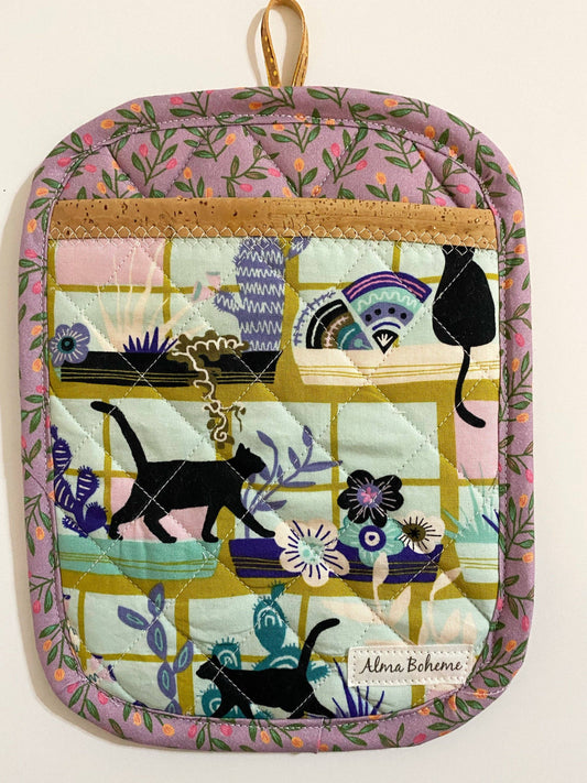 Cork & Cotton Sustainable Pot Holder with Pocket: Kitty View