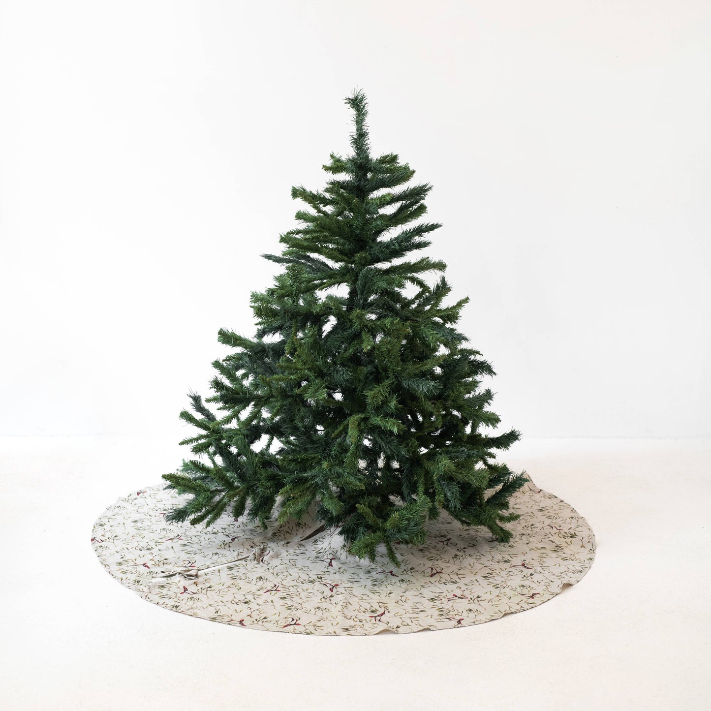 Mistletoe on Natural Linen Christmas Tree Skirt