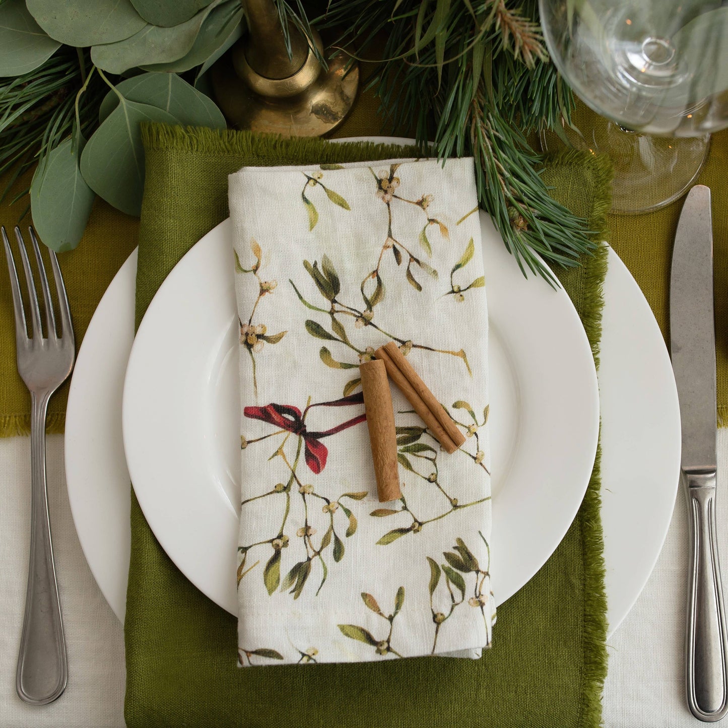 Mistletoe Linen Napkins Set of 2