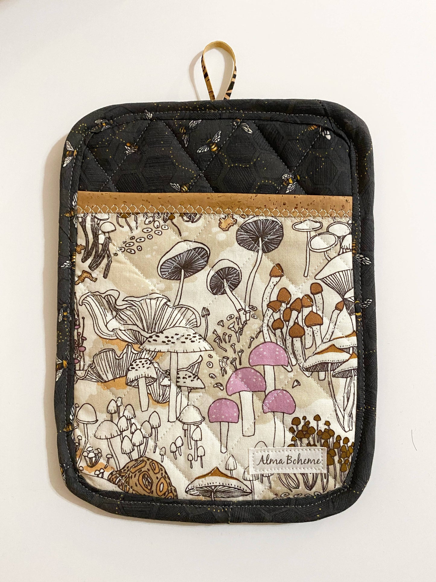 Cork & Cotton Sustainable Pot Holder with Pocket: Holiday cats